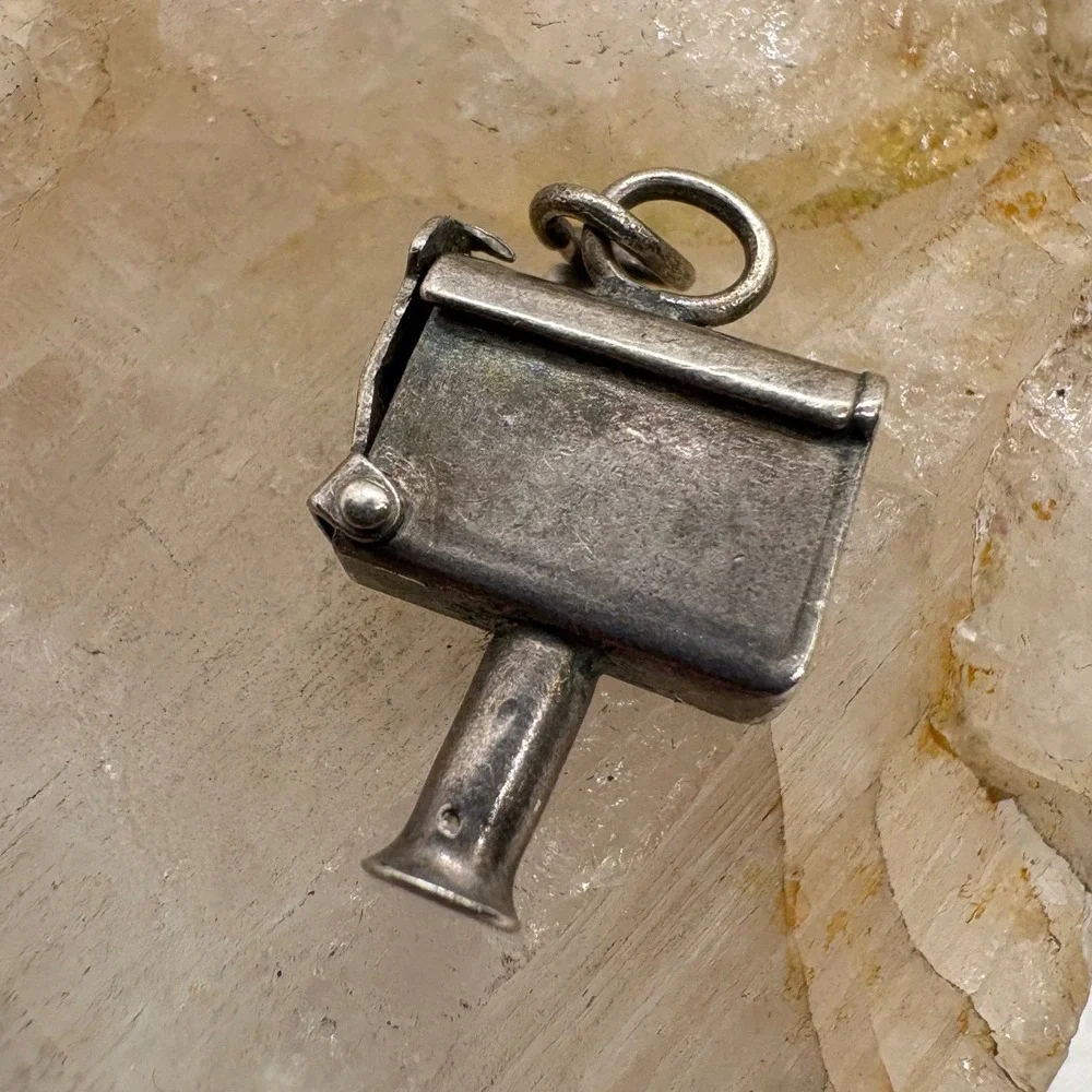Vintage Sterling Silver Mailbox Charm Opening Door Movable Flag 1.61g Pendant